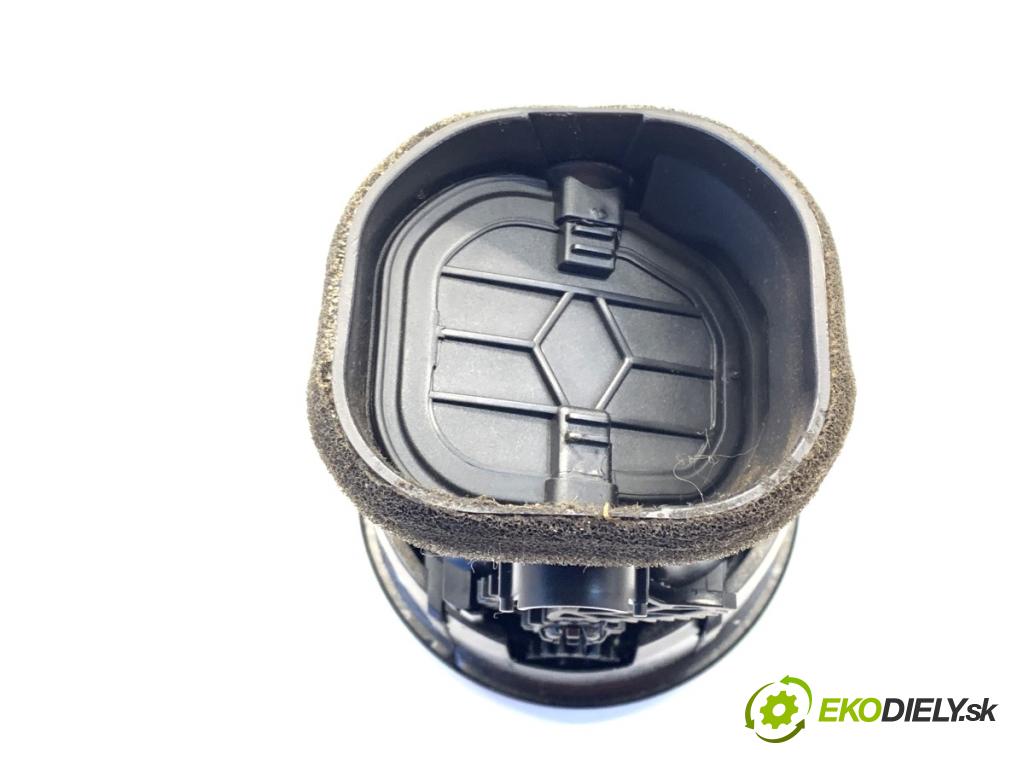 AUDI A3 8P liftback 2004 75 kW 1.6 1595 Mriežky kúrenia ľavy predný 8P0820901A