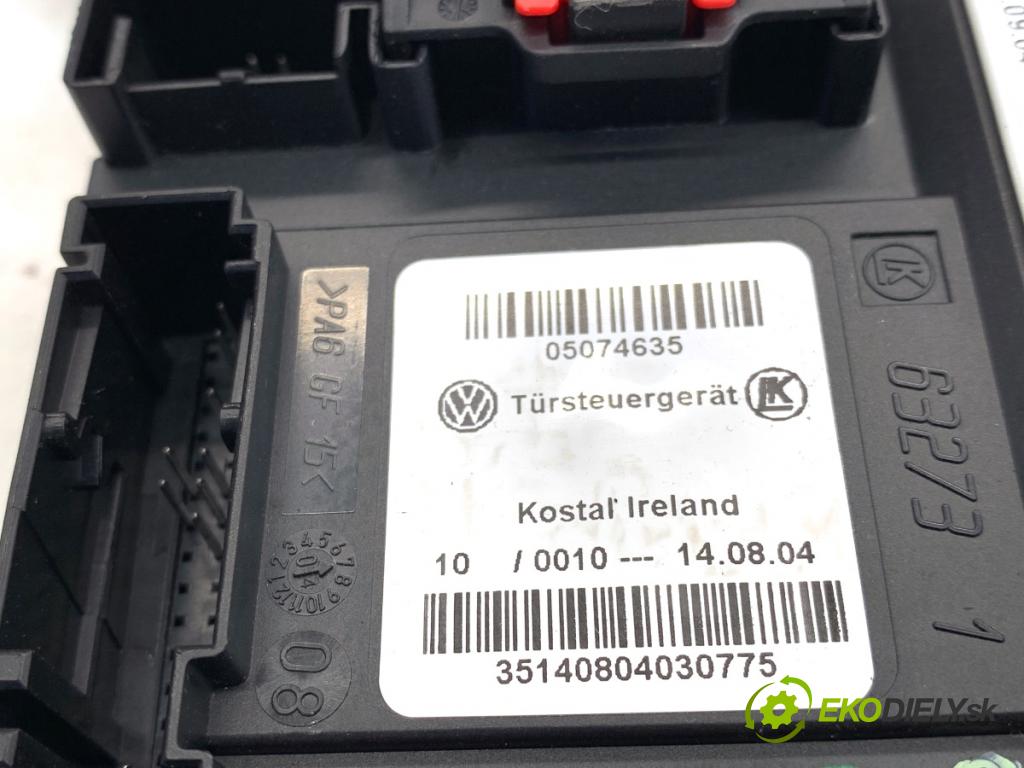 AUDI A3 8P liftback 2004 75 kW 1.6 1595 motor sťahovaní okna pravý přední část 8P0959802E