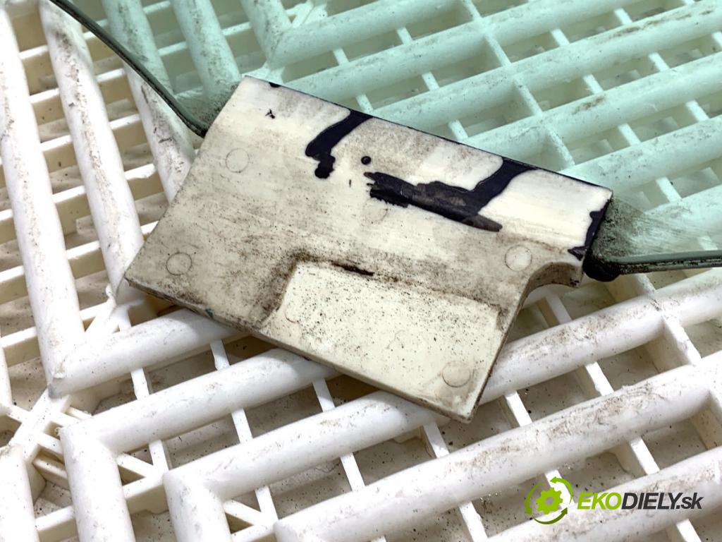 VW TRANSPORTER T5 Autobus 2015 103 kW 2.0 TDI 1968 Okno pravy predný DVOJNÁSOBNÝ: