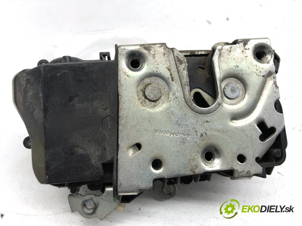 CITROEN C5 II liftback 2004 100 kW 2.0 HDi (RCRHRH) 1997 zámok Dvere ľavy predný 