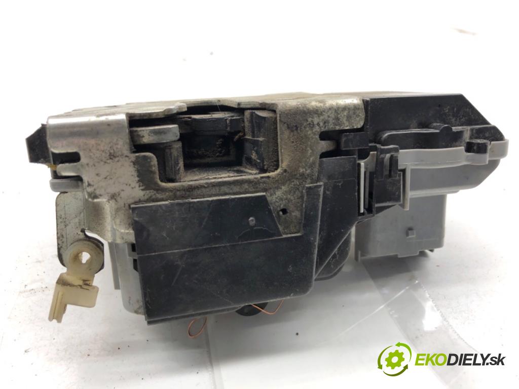 CITROEN C5 II liftback 2004 100 kW 2.0 HDi (RCRHRH) 1997 zámok Dvere ľavy predný
