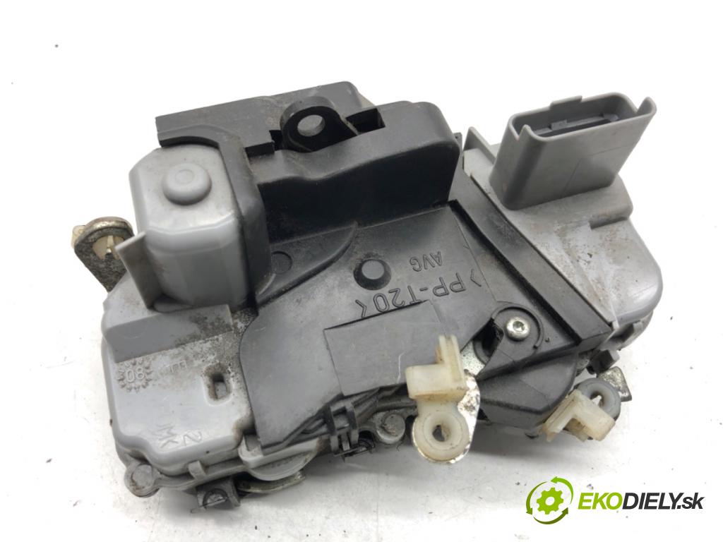 CITROEN C5 II liftback 2004 100 kW 2.0 HDi (RCRHRH) 1997 zámok Dvere ľavy predný