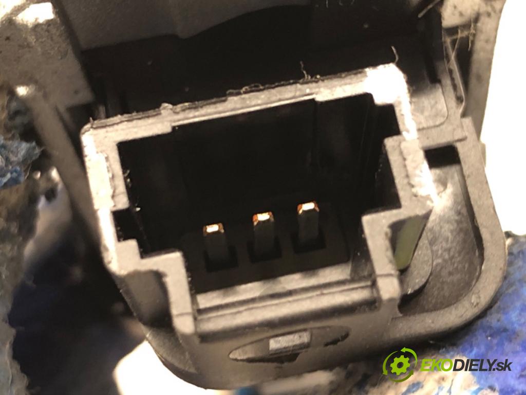 CITROEN C5 II liftback 2004 100 kW 2.0 HDi (RCRHRH) 1997 spínačka 9648445180 (Spínací skříňka)