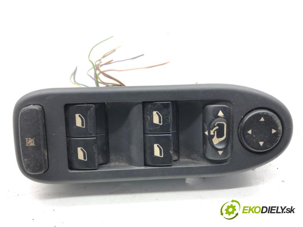 CITROEN C5 II liftback 2004 100 kW 2.0 HDi (RCRHRH) 1997 přepínač oken 96498423ZF (Páčky pod volantem)