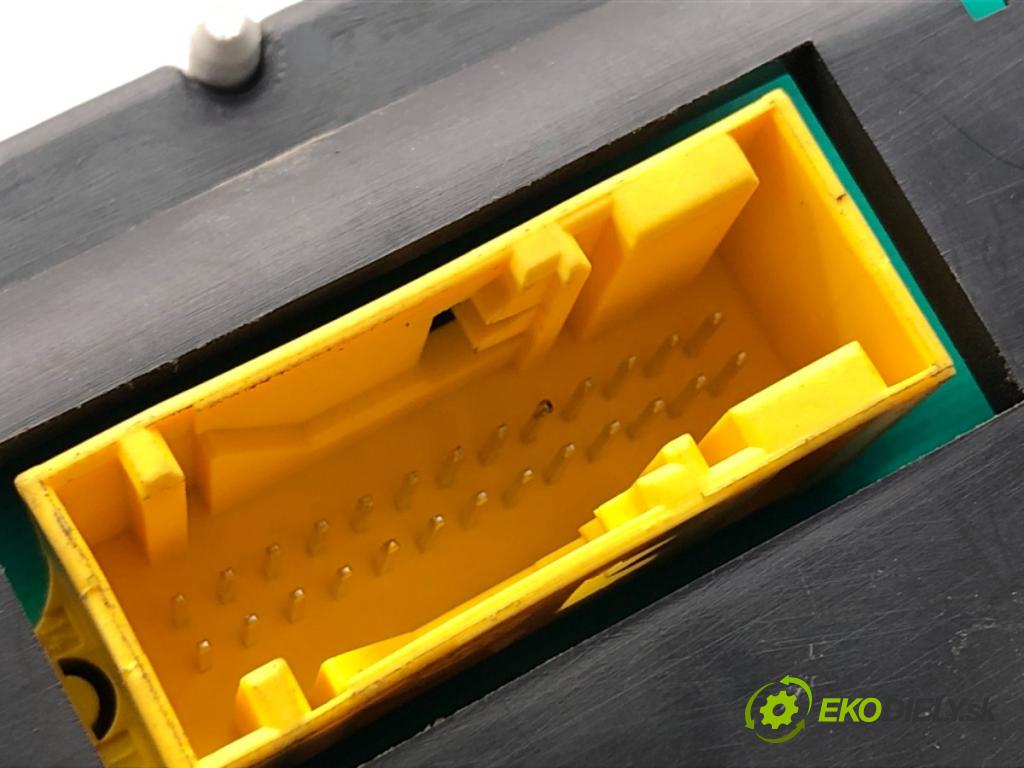 CITROEN C5 II liftback 2004 100 kW 2.0 HDi (RCRHRH) 1997 Prístrojovka 9655608780 (Prístrojová doska)