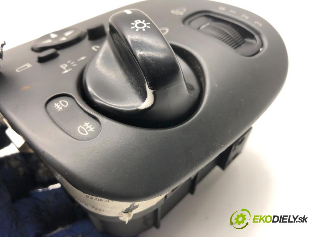 MERCEDES-BENZ W203 sedan 2001 85 kW C 200 CDI (203.004) 2148 Spínač svetiel A2035450604