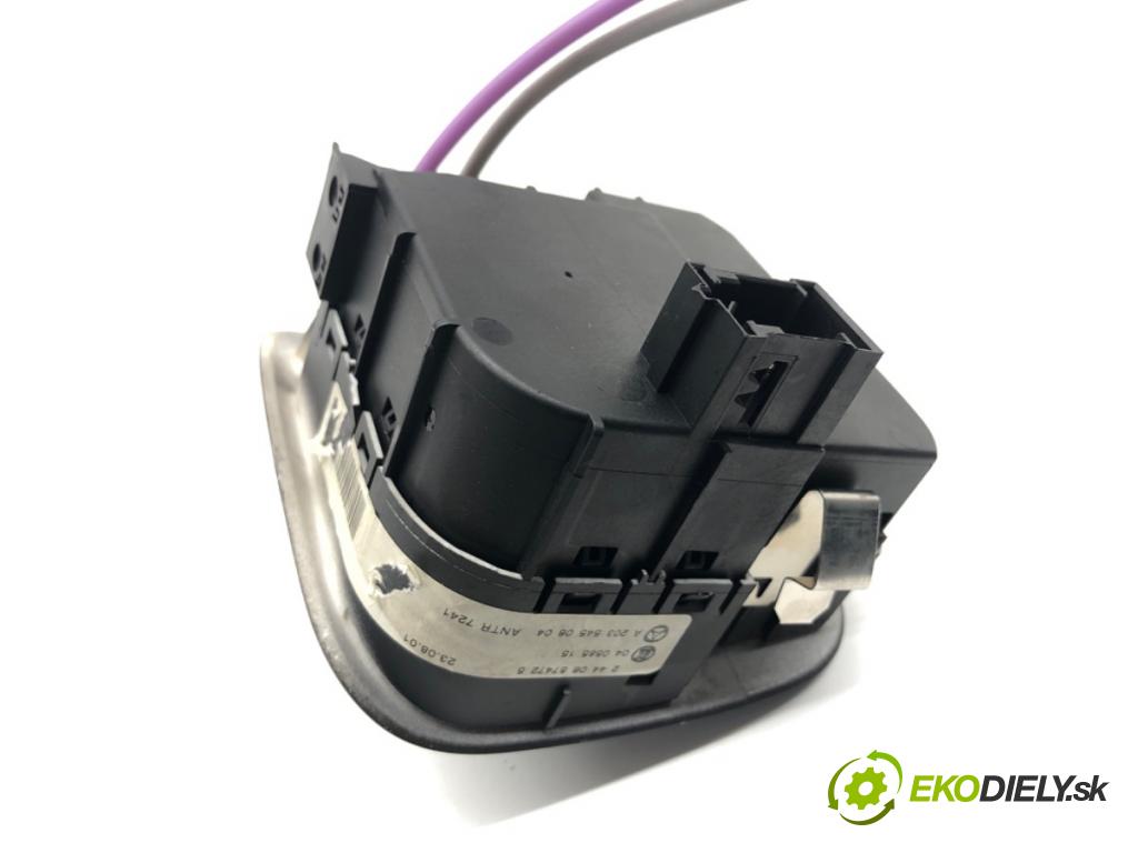 MERCEDES-BENZ W203 sedan 2001 85 kW C 200 CDI (203.004) 2148 Spínač svetiel A2035450604