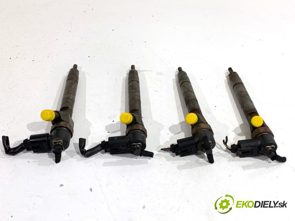 MERCEDES-BENZ W203 sedan 2001 85 kW C 200 CDI (203.004) 2148 vstřikovací ventily A6110700987