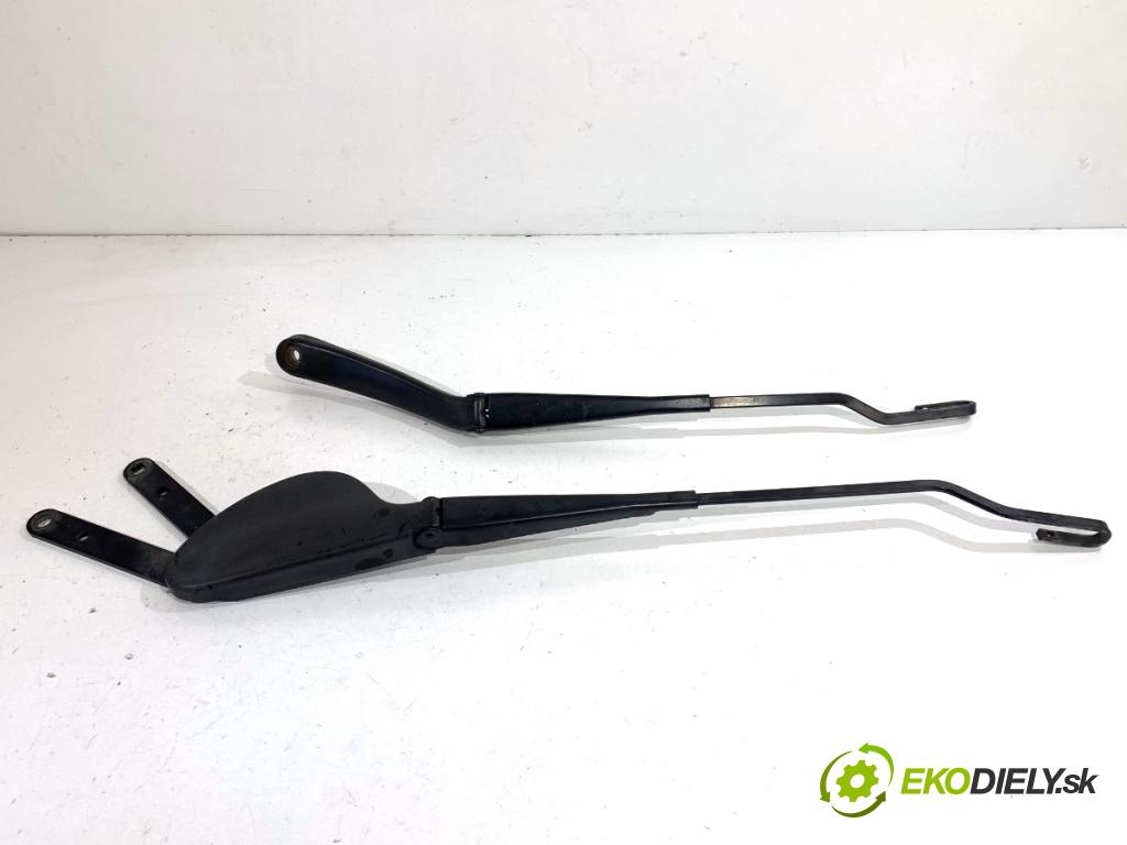 MERCEDES-BENZ W203 sedan 2001 85 kW C 200 CDI (203.004) 2148 Rameno stierače predný A2038200544 A2038201944