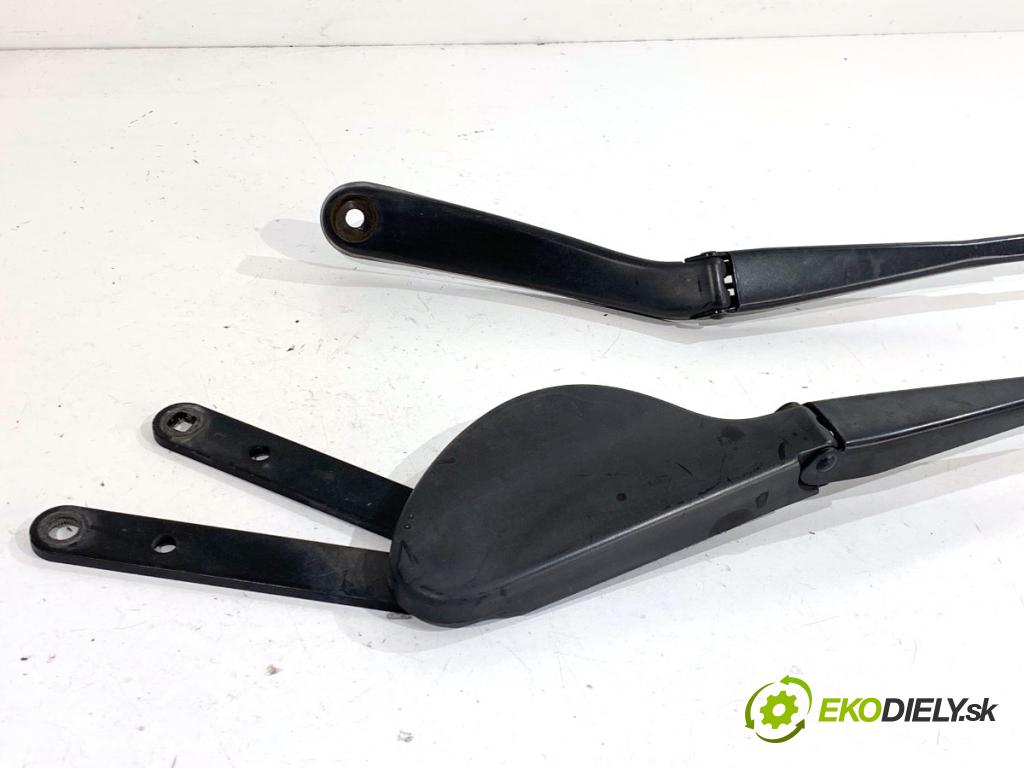 MERCEDES-BENZ W203 sedan 2001 85 kW C 200 CDI (203.004) 2148 Rameno stierače predný A2038200544 A2038201944