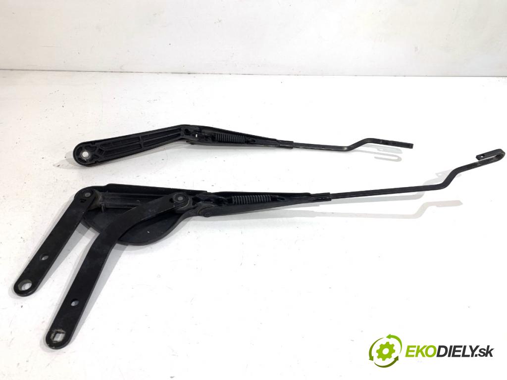 MERCEDES-BENZ W203 sedan 2001 85 kW C 200 CDI (203.004) 2148 Rameno stierače predný A2038200544 A2038201944