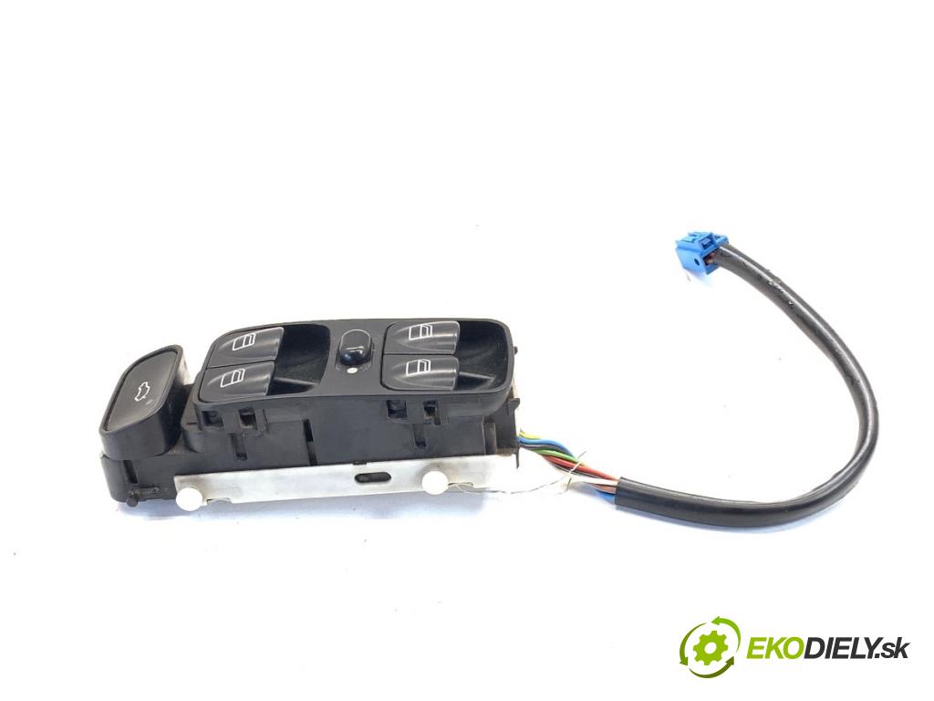 MERCEDES-BENZ W203 sedan 2001 85 kW C 200 CDI (203.004) 2148 přepínač oken A2038200110 (Páčky pod volantem)