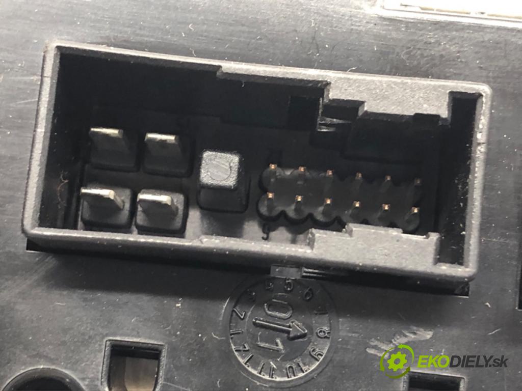 MERCEDES-BENZ W203 sedan 2001 85 kW C 200 CDI (203.004) 2148 Panel ovládania kúrenia 2038300785 (Prepínacie páčky pod volantom)