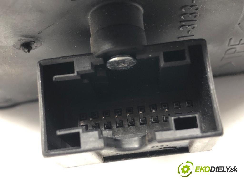 MERCEDES-BENZ W203 sedan 2001 85 kW C 200 CDI (203.004) 2148 Spätné zrkadlo ľavy