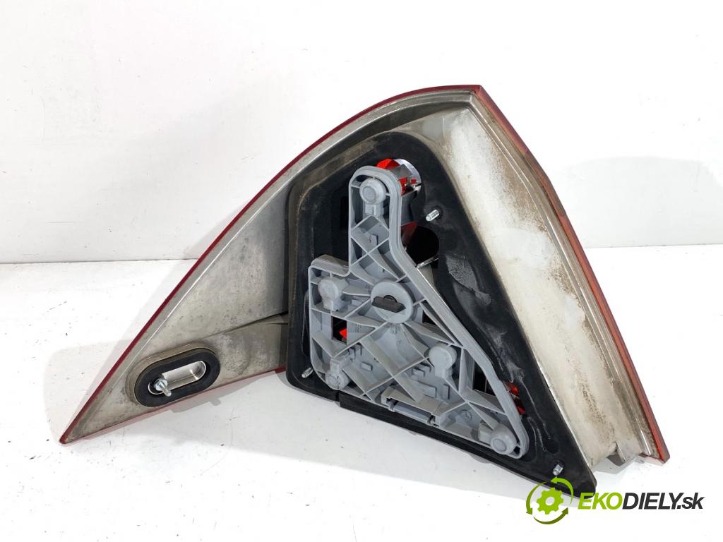 MERCEDES-BENZ W203 sedan 2001 85 kW C 200 CDI (203.004) 2148 světlo pravý zadní část