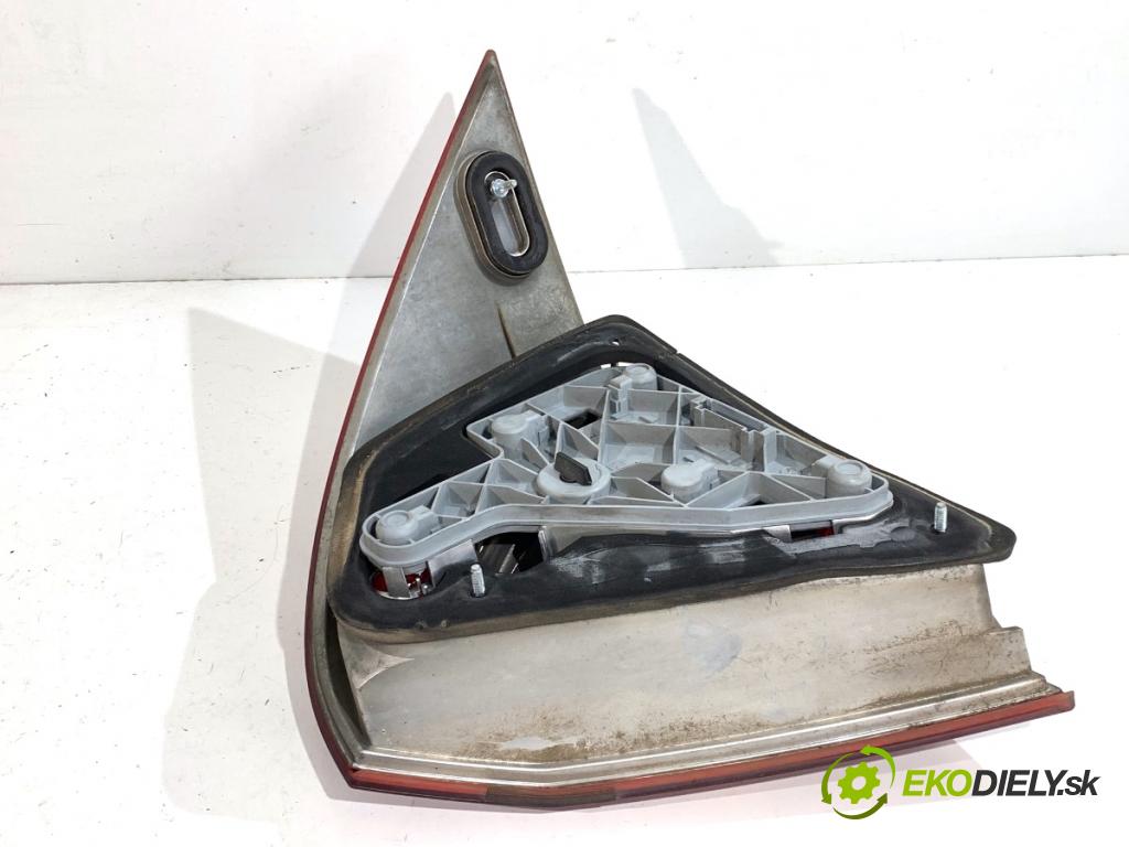 MERCEDES-BENZ W203 sedan 2001 85 kW C 200 CDI (203.004) 2148 světlo levý zadní část