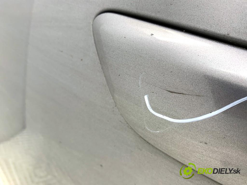 VW GOLF V liftback 2006 75 kW 1.6 1595 Nárazník predný  (Kľučka dverí ostatné)