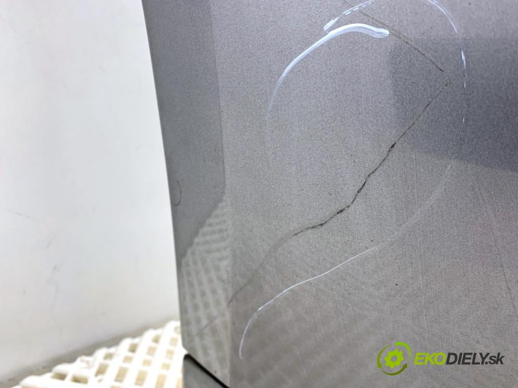 VW GOLF V liftback 2006 75 kW 1.6 1595 Nárazník predný  (Kľučka dverí ostatné)