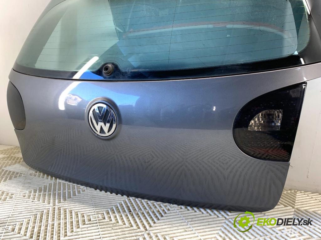 VW GOLF V liftback 2006 75 kW 1.6 1595 kapota zad