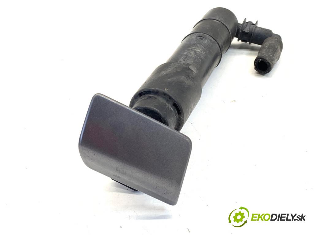 VW GOLF V liftback 2006 75 kW 1.6 1595 ostřikovače světla pravý přední část 