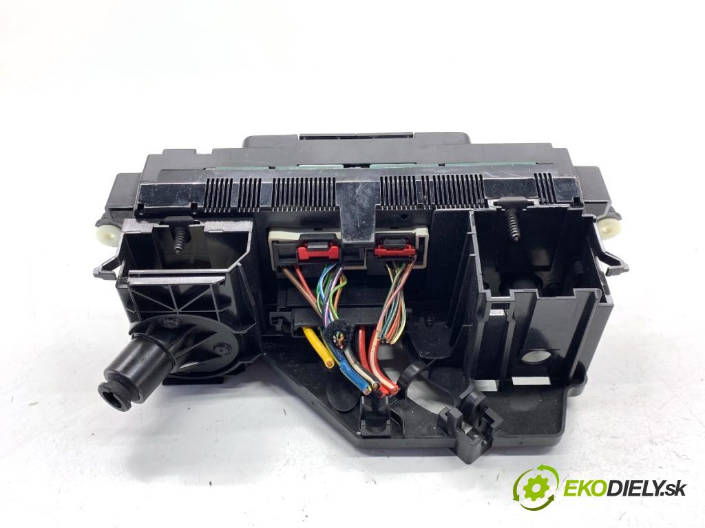 VW GOLF V liftback 2006 75 kW 1.6 1595 Panel ovládania kúrenia  (Prepínacie páčky pod volantom)