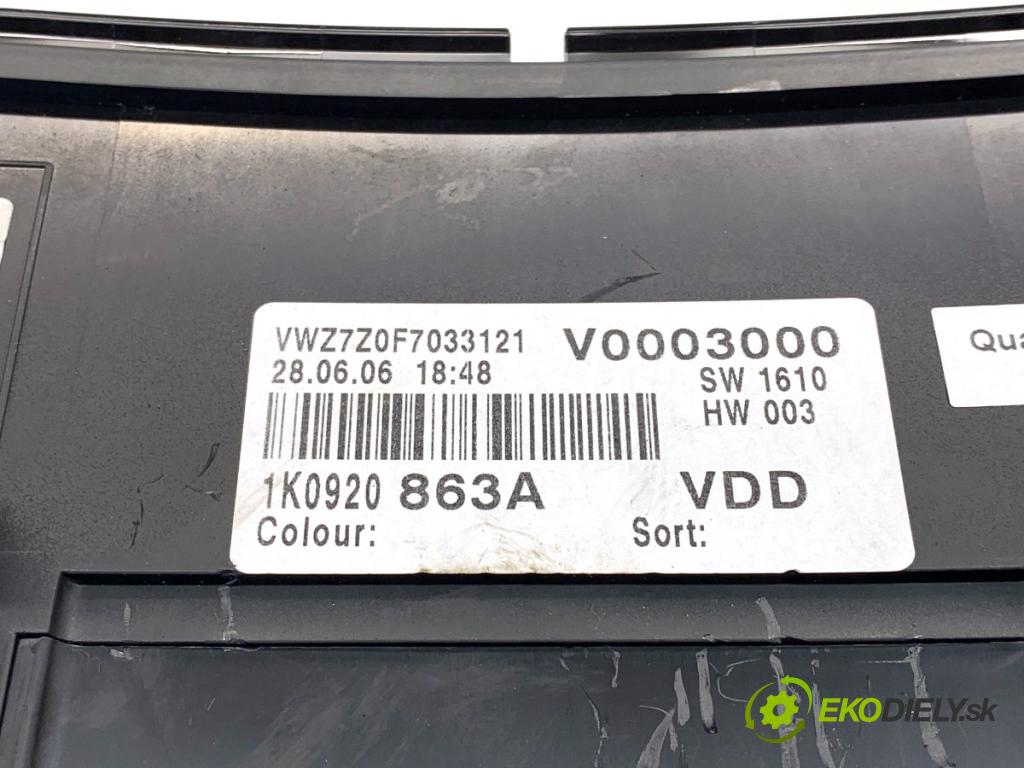VW GOLF V liftback 2006 75 kW 1.6 1595 prístrojovka 1K0920863A (Přístrojová deska)