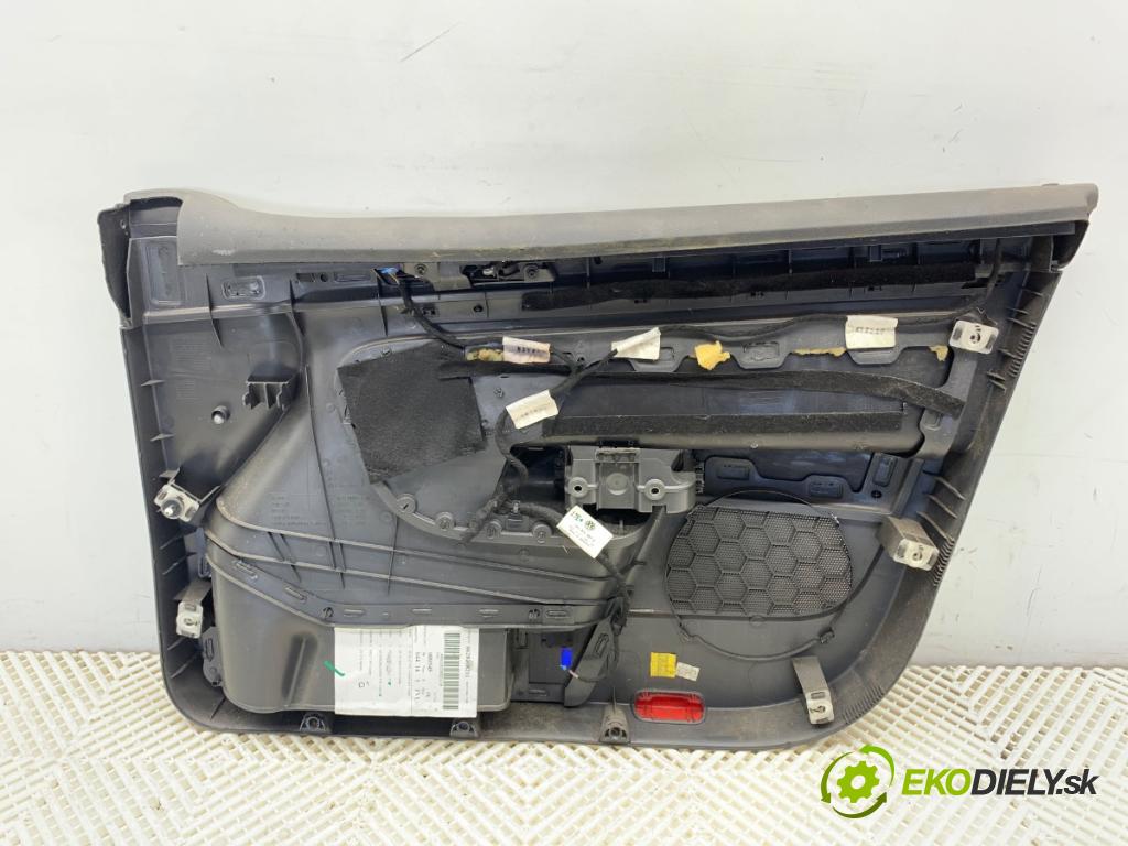 VW GOLF V liftback 2006 75 kW 1.6 1595 čalúnenie Dvere ľavy predný