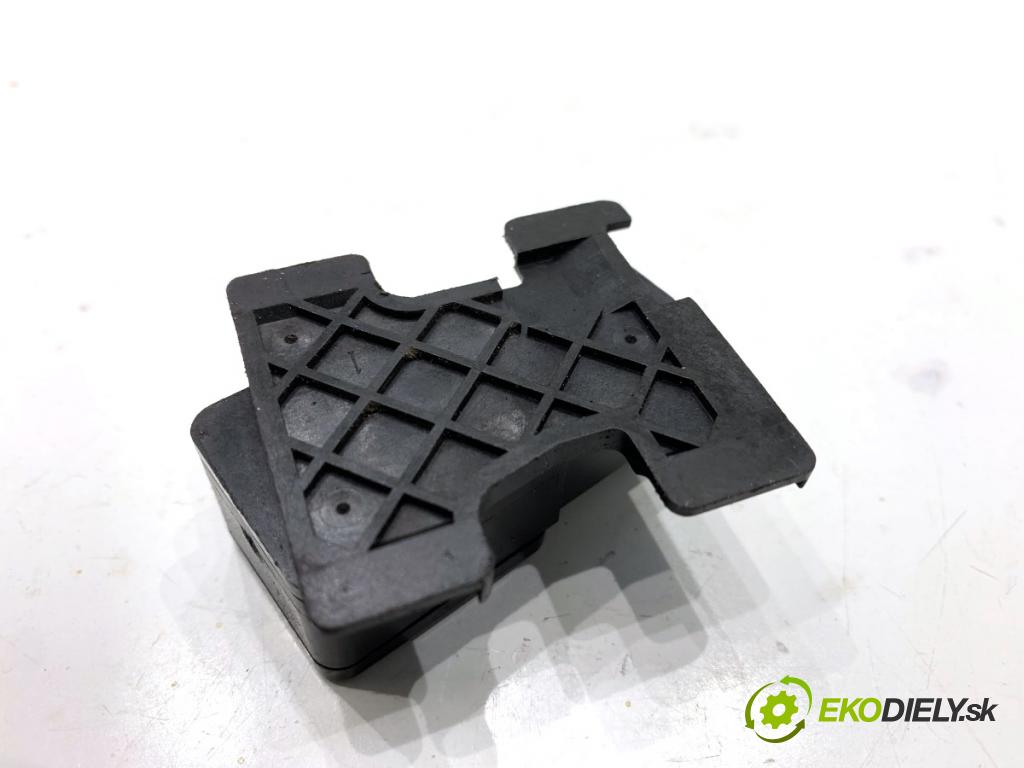 BMW F10 sedan 2010 135 kW 520 d 1995 Snímač tlaku spalín DPF 7805152