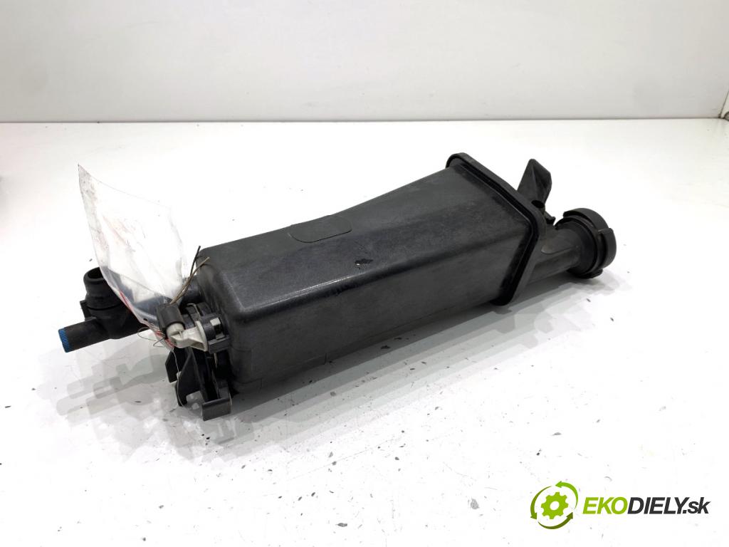 BMW E46 Kombi 2000 87 kW 318 i 1895 nádržka vyrovnávací kapaliny chadicího