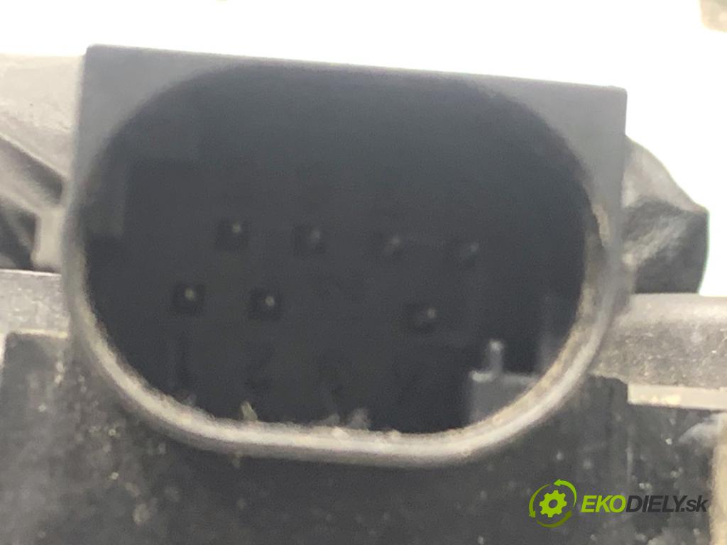 BMW E46 Kombi 2000 87 kW 318 i 1895 zámok Dvere ľavy predný