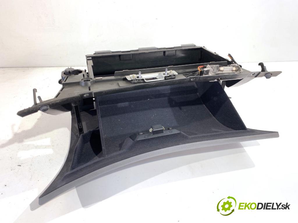 BMW E46 Kombi 2000 87 kW 318 i 1895 Priehradka, kastlík spolujazdca 8196111 (Priehradka (kastlík))