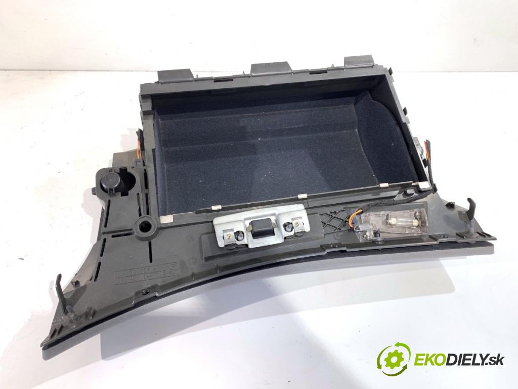 BMW E46 Kombi 2000 87 kW 318 i 1895 Priehradka, kastlík spolujazdca 8196111 (Priehradka (kastlík))