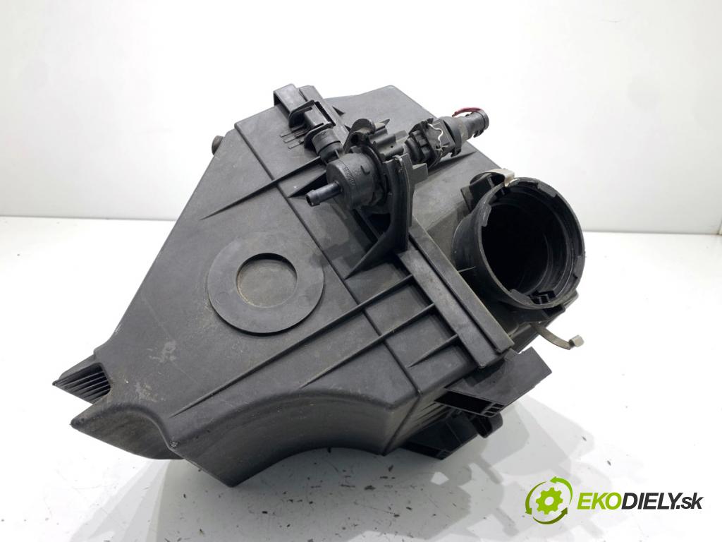 BMW E46 Kombi 2000 87 kW 318 i 1895 obal filtra vzduchu  (Kryt vzduchového filtru)