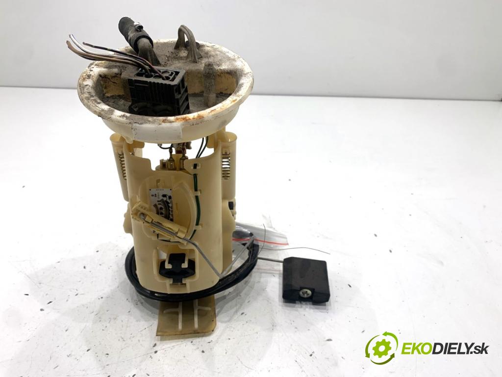 BMW E46 Kombi 2000 87 kW 318 i 1895 pumpa paliva 1184165