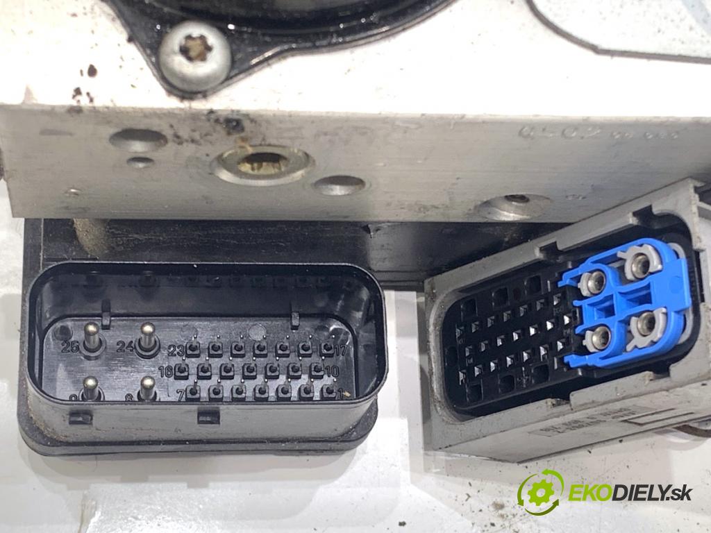 BMW E46 Kombi 2000 87 kW 318 i 1895 Pumpa ABS 6751767 (Pumpa ABS)