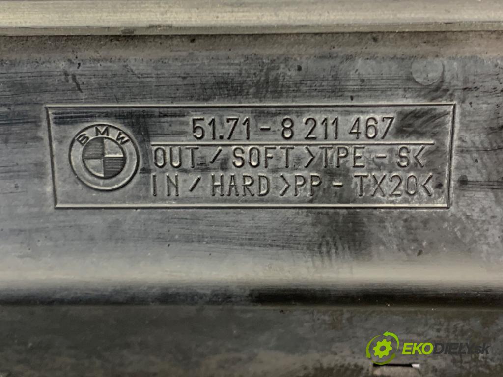 BMW E46 Kombi 2000 87 kW 318 i 1895 držák přední část 8211467 (Přední výztuha)