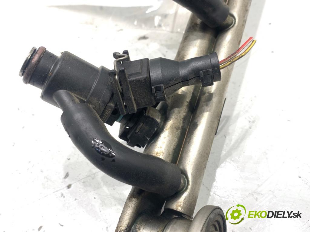 BMW E46 Kombi 2000 87 kW 318 i 1895 Lišta vstrekovacia  (Vstrekovacia lišta)