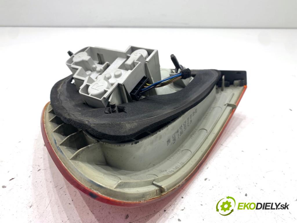 BMW E46 Kombi 2000 87 kW 318 i 1895 Svetlo pravy zad 6905628