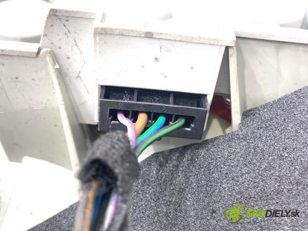 BMW E46 Kombi 2000 87 kW 318 i 1895 Svetlo ľavy zad 6905627