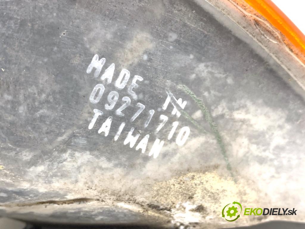 BMW E46 Kombi 2000 87 kW 318 i 1895 směrovka pravý přední část  (Klika dveří ostatní)