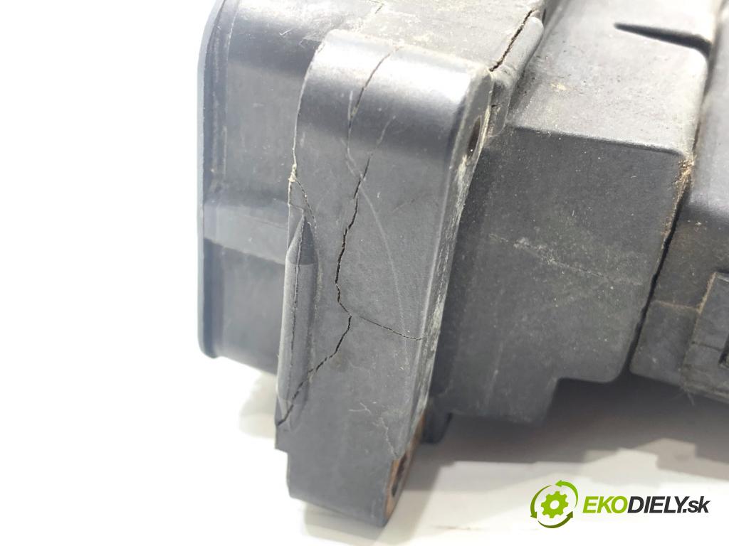 BMW E46 Kombi 2000 87 kW 318 i 1895 cívka zapalovací  (Zážehová cívka)