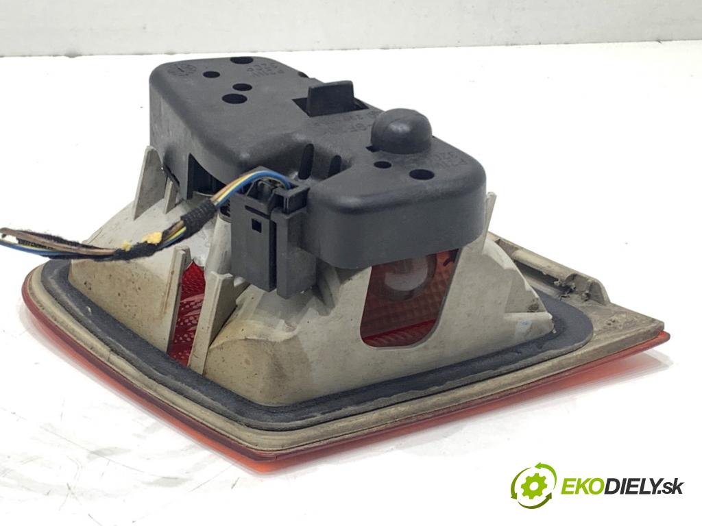 BMW E46 Kombi 2000 87 kW 318 i 1895 světlo zadní část pravá vnitřní 8368760 (Klika dveří ostatní)