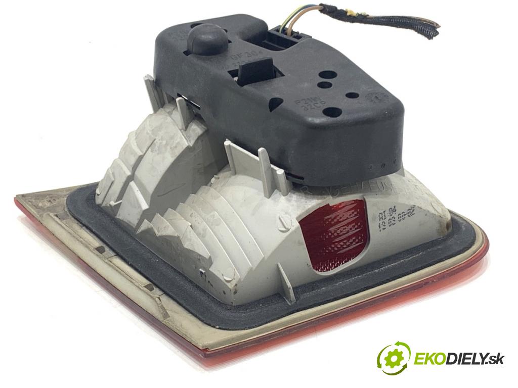 BMW E46 Kombi 2000 87 kW 318 i 1895 světlo zadní část pravá vnitřní 8368760 (Klika dveří ostatní)