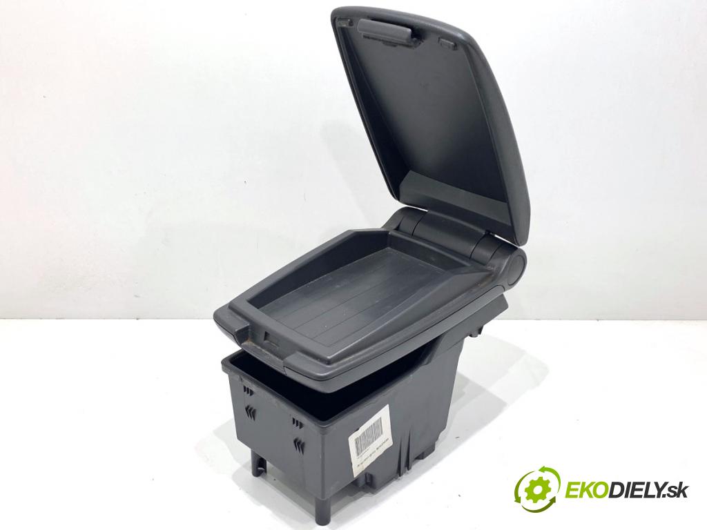 VOLVO V70 I Kombi 2003 121 kW 2.4 2435 Lakťová opierka 9204665 (Lakťová opierka)