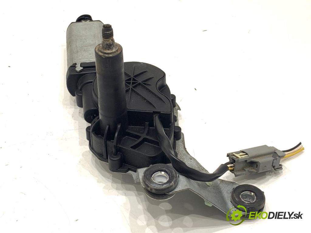 VOLVO V70 I Kombi 2003 121 kW 2.4 2435 Motor stieračov zad 8667188