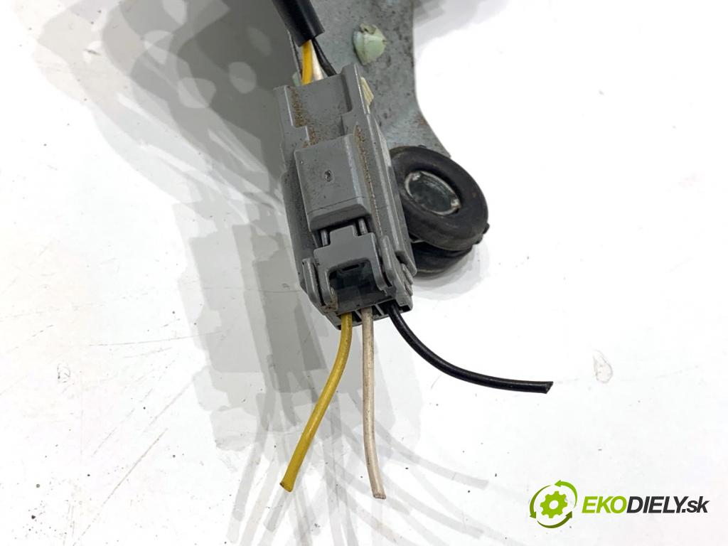 VOLVO V70 I Kombi 2003 121 kW 2.4 2435 Motor stieračov zad 8667188