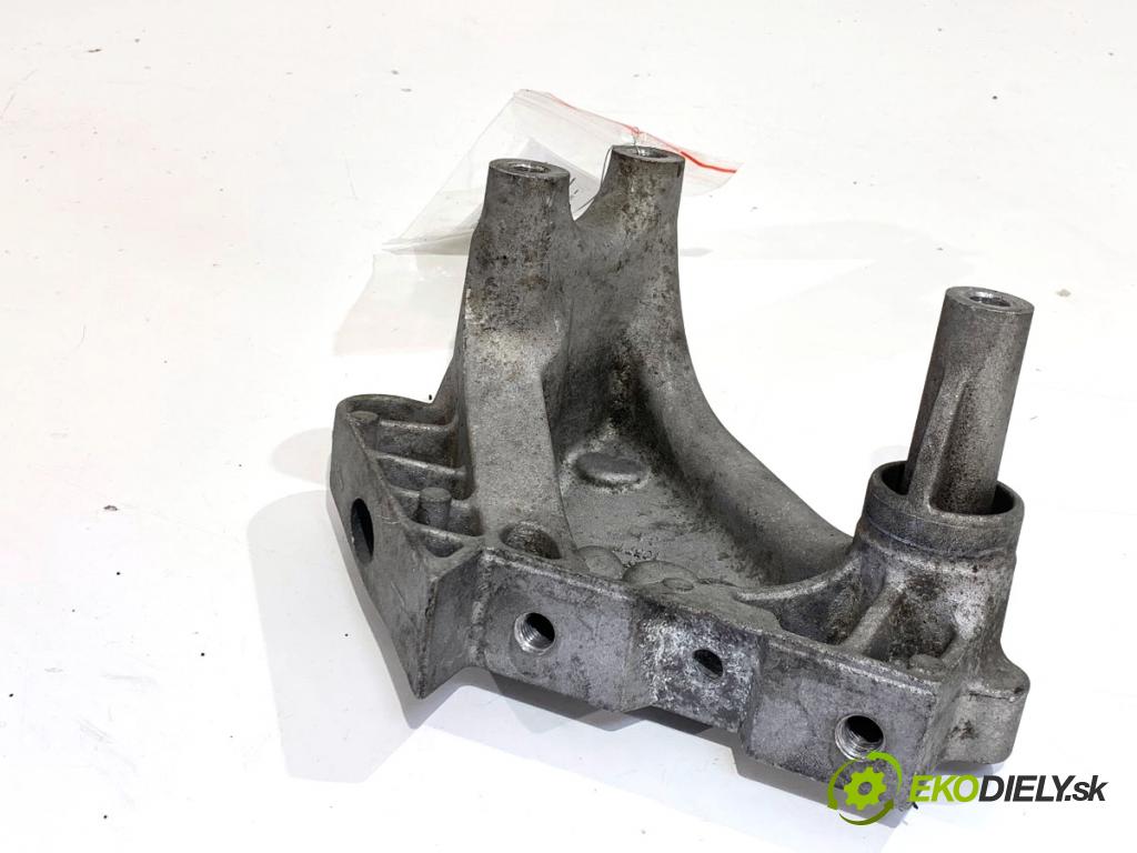 SKODA SUPERB III liftback 2018 110 kW 2.0 TDI 1968 Držiak Motor 04L199207D