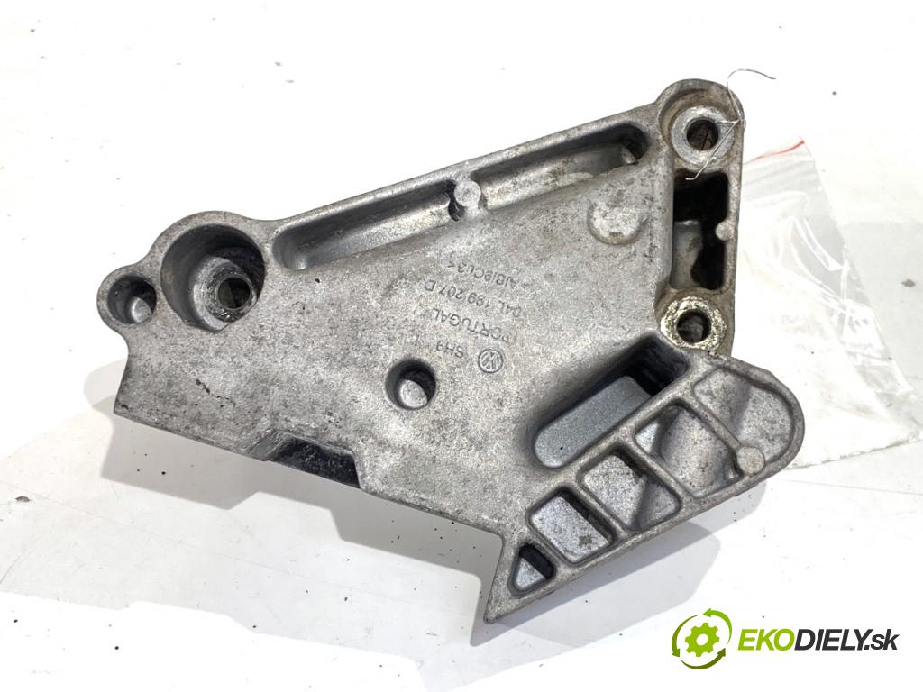 SKODA SUPERB III liftback 2018 110 kW 2.0 TDI 1968 Držiak Motor 04L199207D