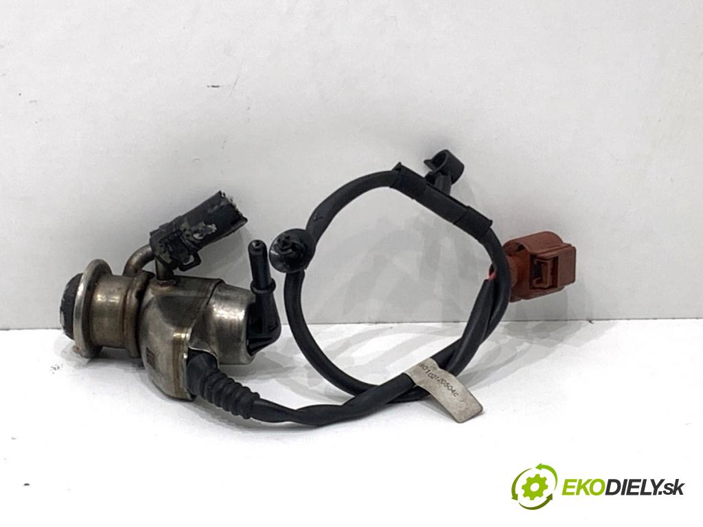 SKODA SUPERB III liftback 2018 110 kW 2.0 TDI 1968 vstřikovač SCR 04L131113P