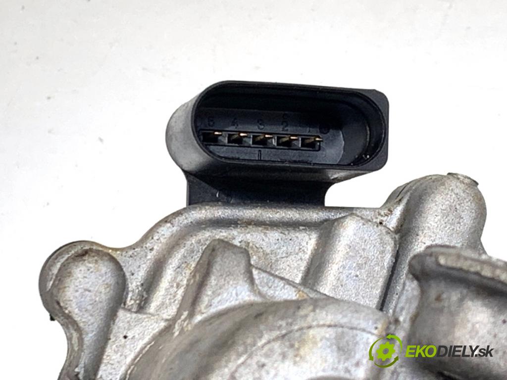 SKODA SUPERB III liftback 2018 110 kW 2.0 TDI 1968 škrtíci klapka 04L128059AA (Škrticí klapka)